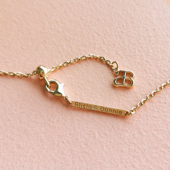 Alicia Bonnie - Charlotte White Pearl Gold Pendant Necklace - NEW - Picture 4 of 4